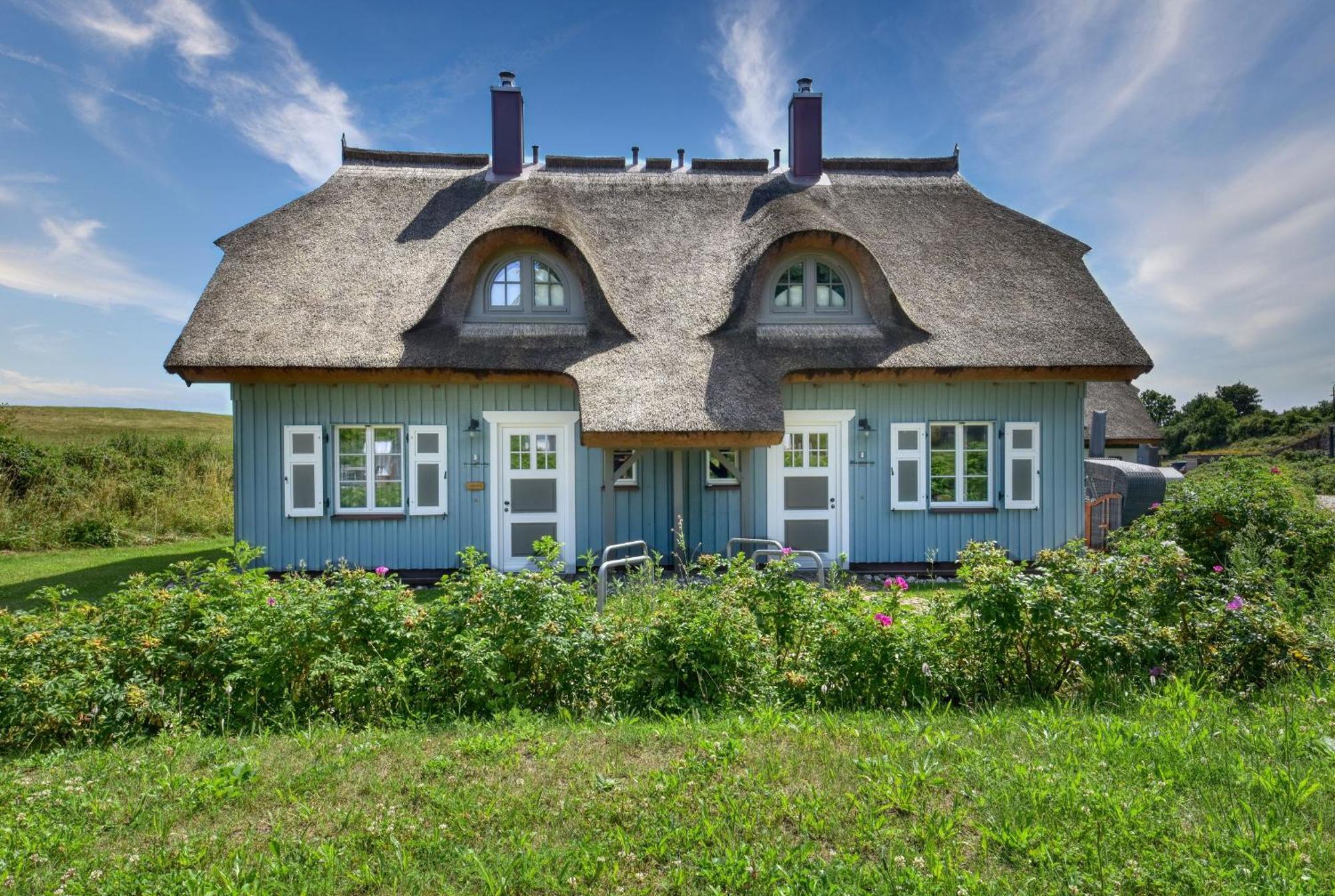 Ferienhaus Strandflieder 05 Feriendorf Klein Stresow Ruegen By Ruyastay Путбус Екстериор снимка
