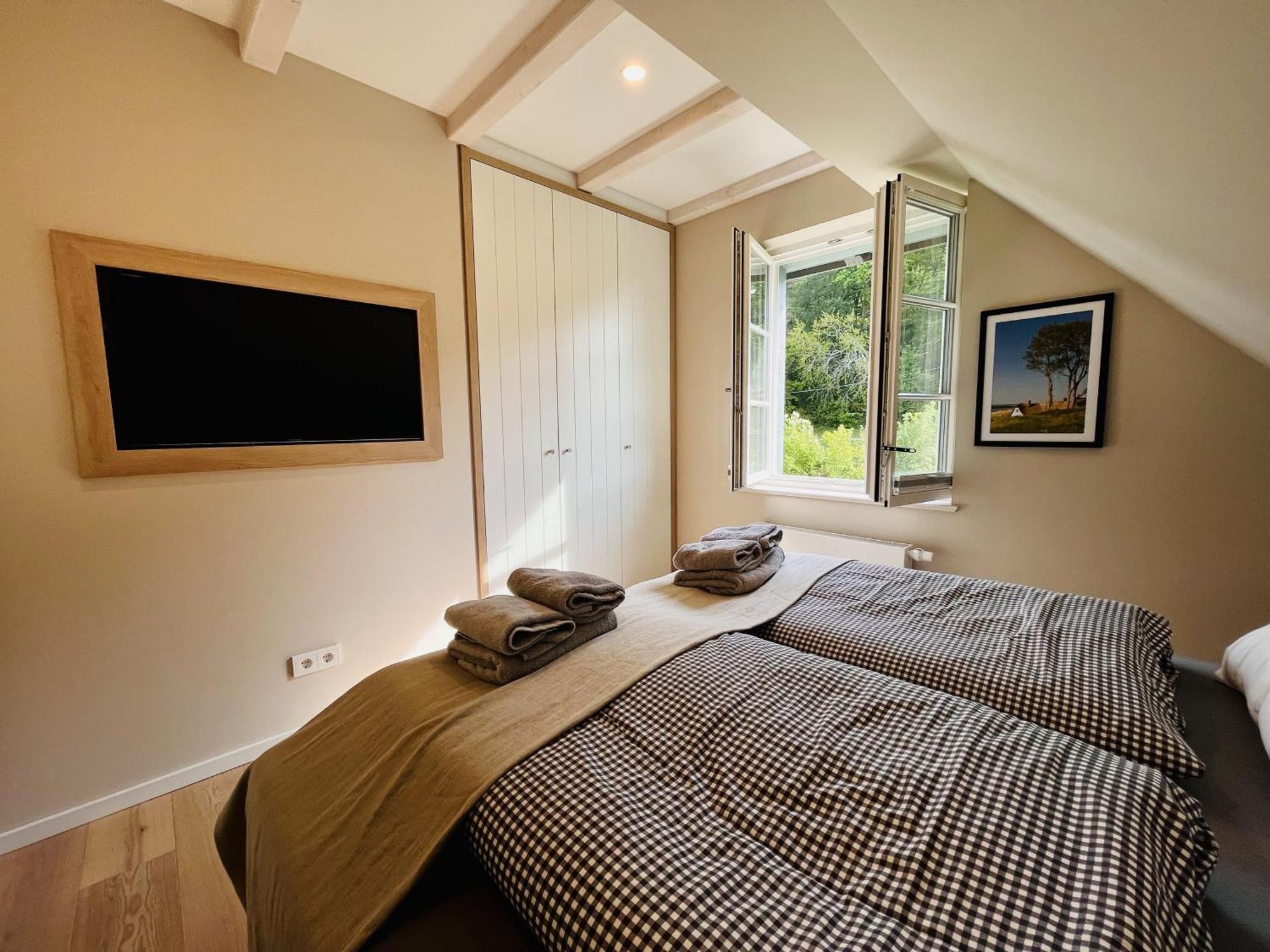 Ferienhaus Strandflieder 05 Feriendorf Klein Stresow Ruegen By Ruyastay Путбус Екстериор снимка