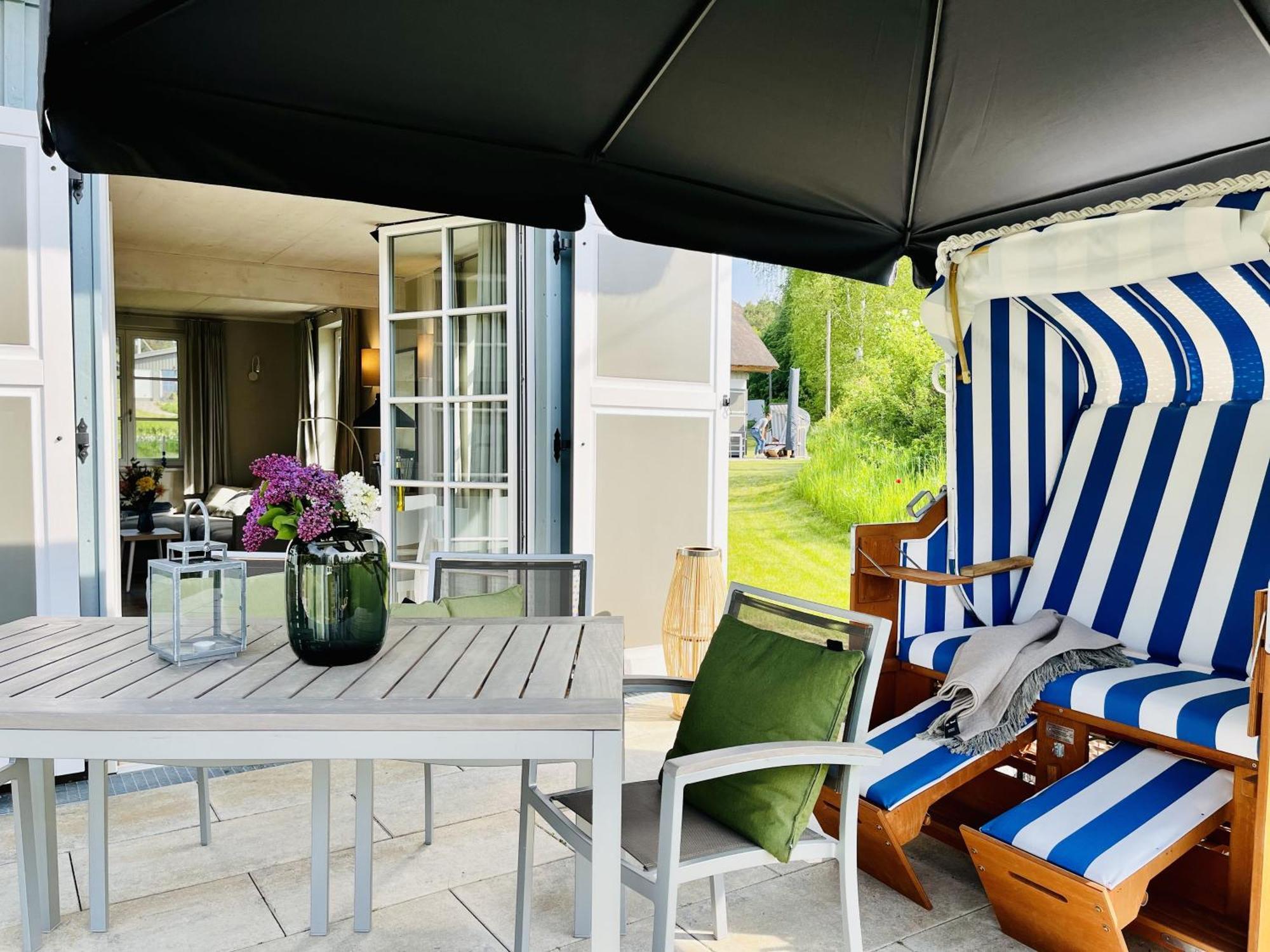 Ferienhaus Strandflieder 05 Feriendorf Klein Stresow Ruegen By Ruyastay Путбус Екстериор снимка