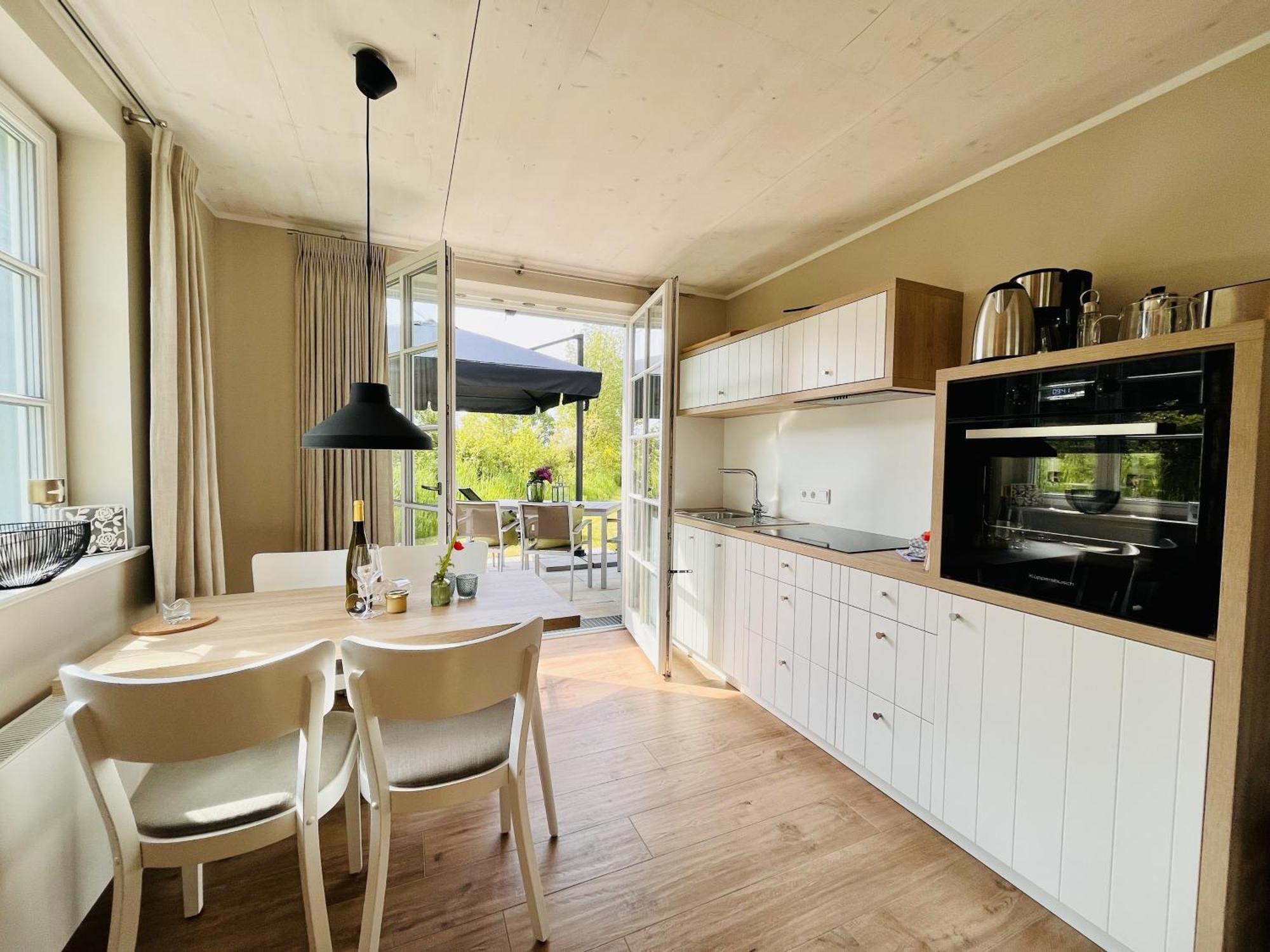 Ferienhaus Strandflieder 05 Feriendorf Klein Stresow Ruegen By Ruyastay Путбус Екстериор снимка